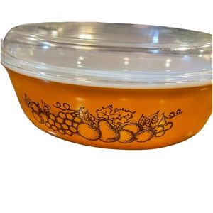 Vintage Pyrex Old Orchard Baking Dish w/clear lid 2‎ 1/2 quart